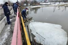 Курсанти ЛДУ БЖД спільно з рятувальниками ГУ ДСНС України в Львівській області вживають заходів з мінімізації наслідків можливих паводків