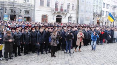  Cadets and students of Lviv State University of Life Safety sang the National Anthem of Ukraine at the Rynok Square